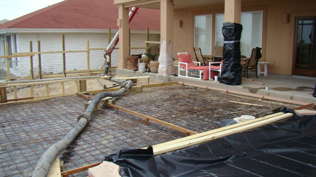 CONCRETE POUR FOR DECK